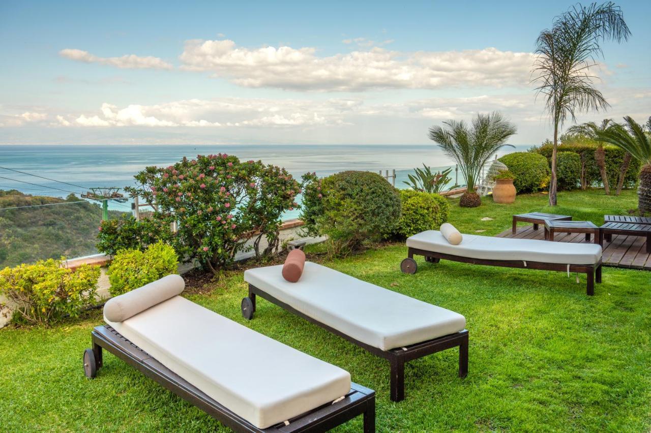 Luxury Taorum Villa With Spectacular Sea Views In Таорміна Екстер'єр фото