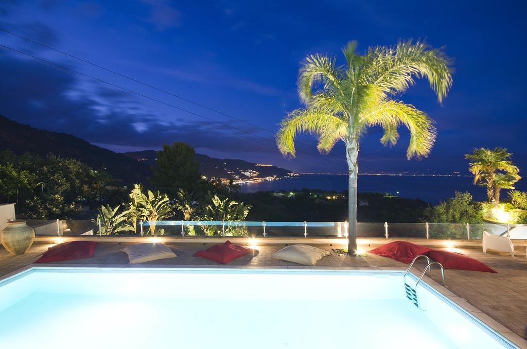 Luxury Taorum Villa With Spectacular Sea Views In Таорміна Екстер'єр фото