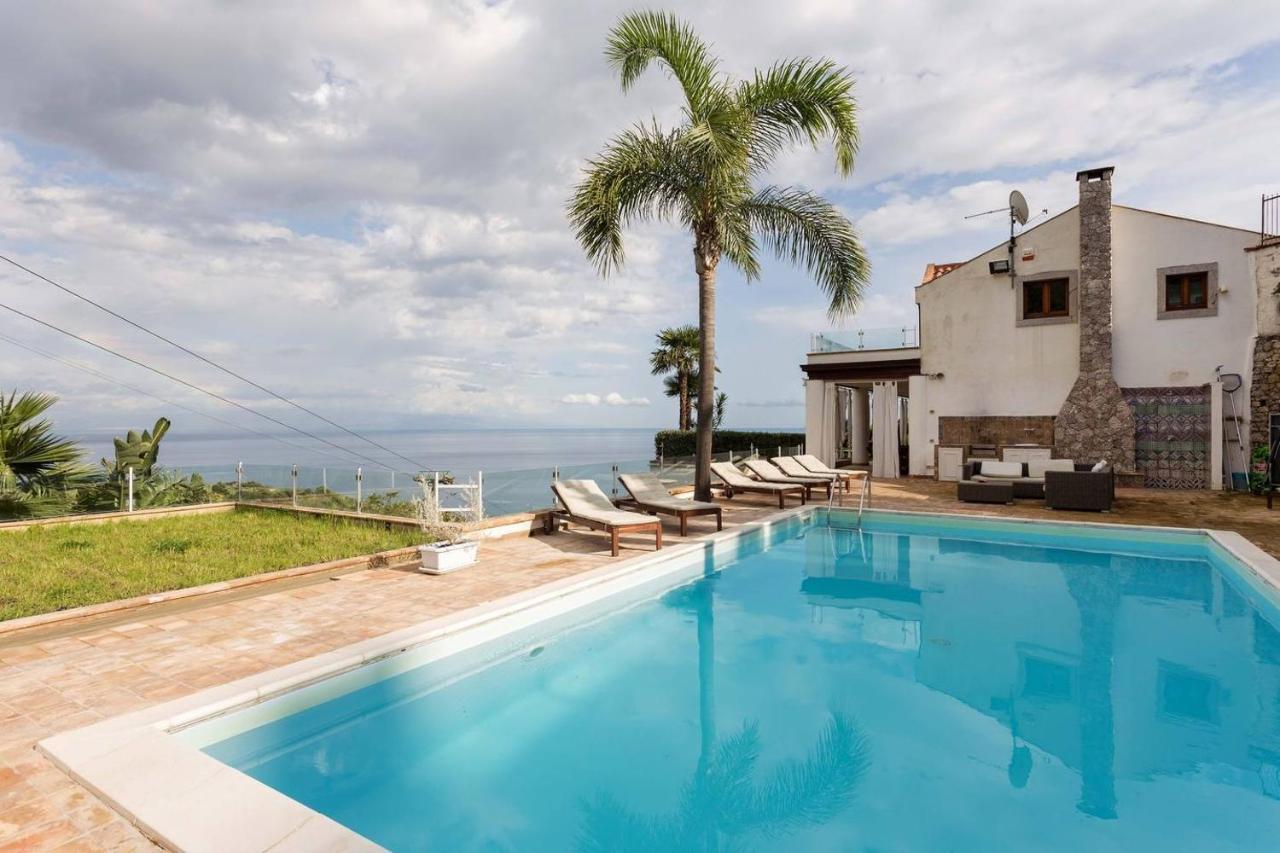 Luxury Taorum Villa With Spectacular Sea Views In Таорміна Екстер'єр фото