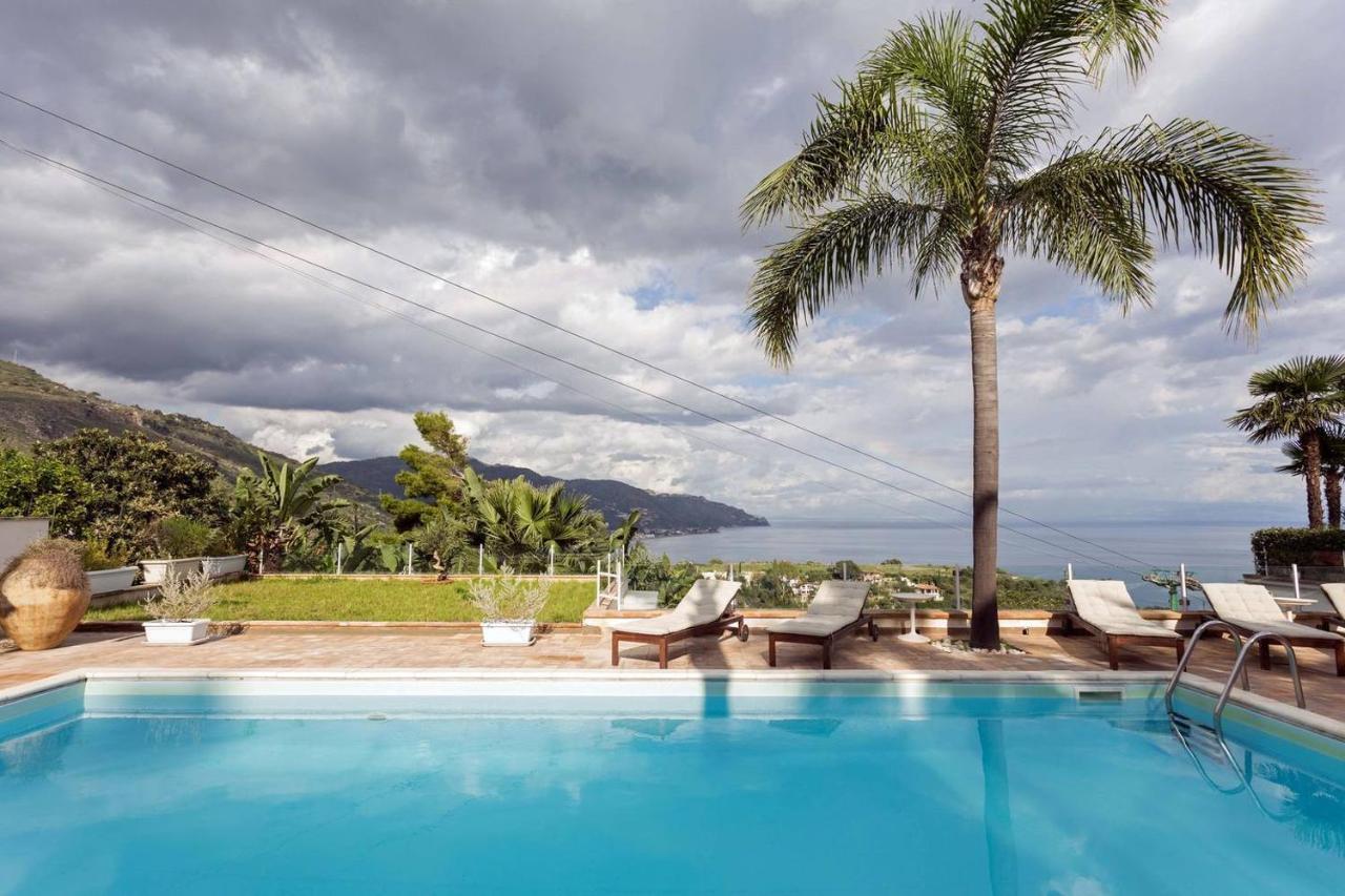 Luxury Taorum Villa With Spectacular Sea Views In Таорміна Екстер'єр фото