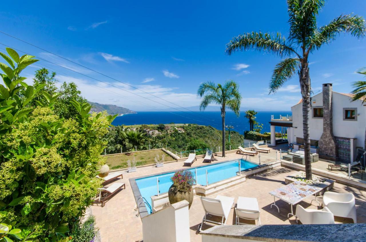 Luxury Taorum Villa With Spectacular Sea Views In Таорміна Екстер'єр фото